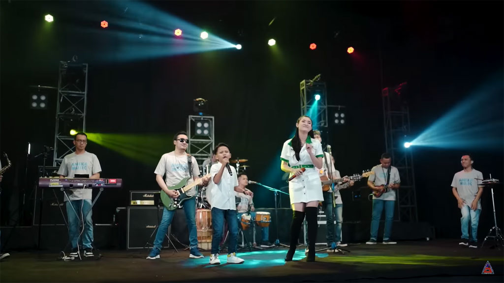 Salah satu versi Joko Tingkir Ngombe Dawet yang viral di media sosial (Foto: YouTube Aneka Safari Records)