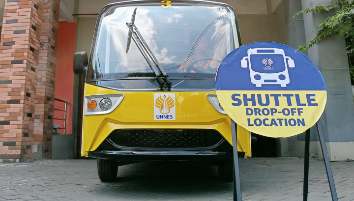 Terapkan <i>Green Transportation</i>, Unnes Sediakan 5 Shuttle Listrik