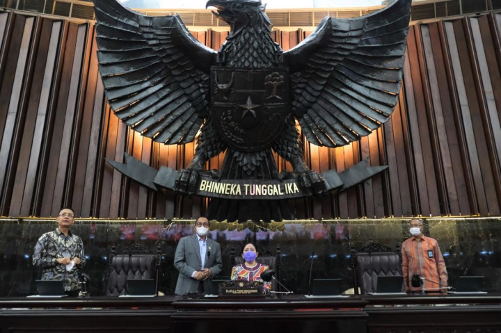 Penjelasan Puan Soal Makna Ornamen Batik Khas Yogyakarta di Sidang Tahunan DPR