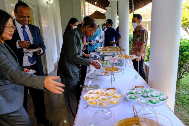 Jajanan Pasar Tutup Acara Webinar 70 Tahun Hubungan Indonesia-Sri Lanka