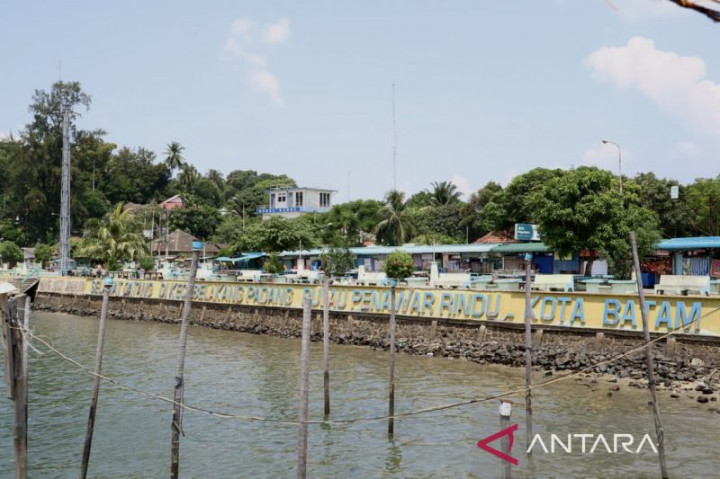 Warga Malaysia dan Singapura Ikut Lomba Sampan Layar Meriahkan HUT Kemerdekaan RI