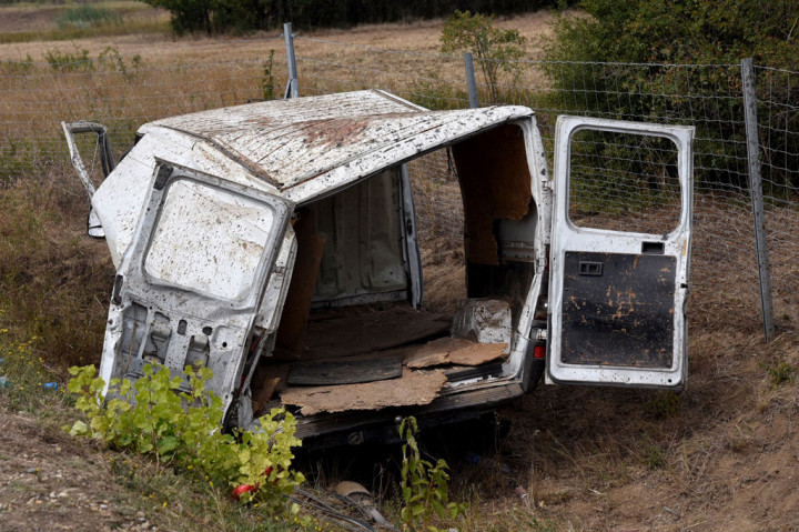 Mobil Penyelundup Manusia Terbalik, Tiga Orang Meninggal Dunia