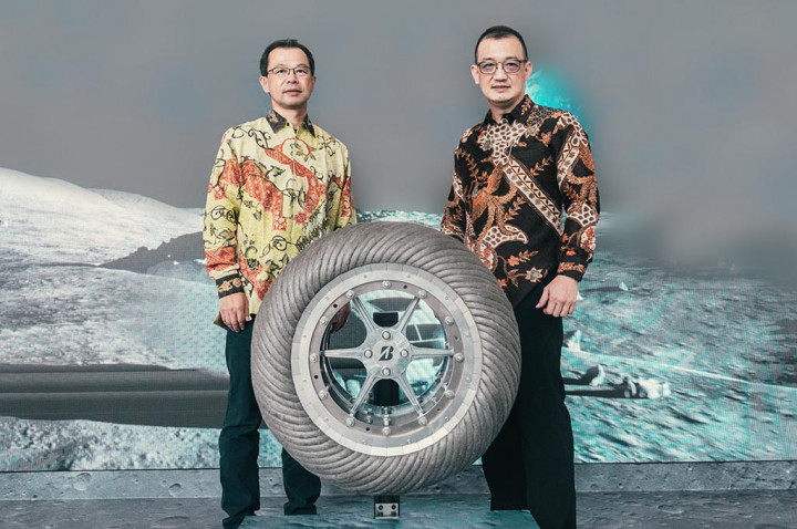 Selain buat di Aspal & Tanah, Bridgestone Pamer Ban Buat Di Bulan