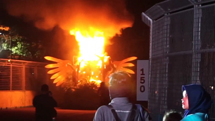 Jakarnaval, Mobil Parade Terbakar