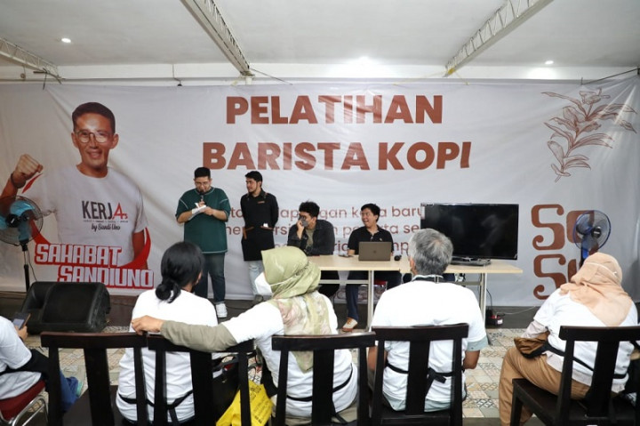 Ciptakan Lapangan Kerja, Relawan Ini Gelar Pelatihan Barista