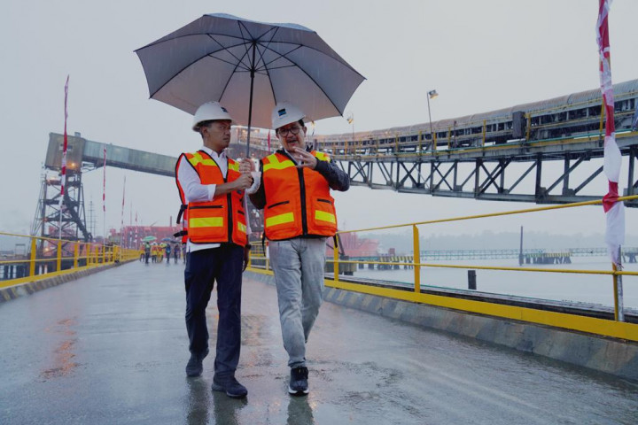 Menteri Investasi Lepas Pengiriman Konsentrat Tembaga Freeport Indonesia