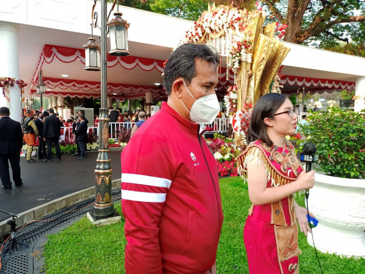 Masyarakat Mulai Padati Halaman Depan Istana Merdeka