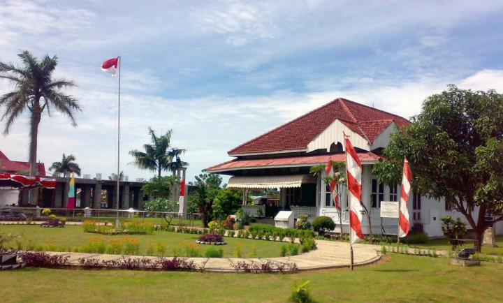 Populer Properti, Bangunan Bergaya Kolonial hingga Ribuan Rumah di Kalbar Diperbaiki