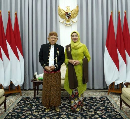 Kenakan Sikepan Pakaian Adat Solo, K.H. Ma’ruf Amin Bikin Pangling