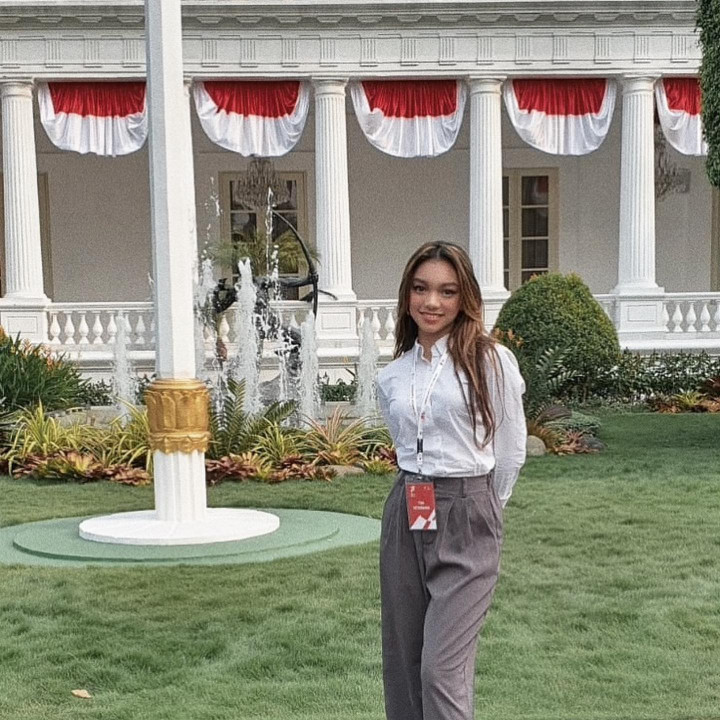 Pengalaman Pertama Naura Ayu Tampil di Istana Negara