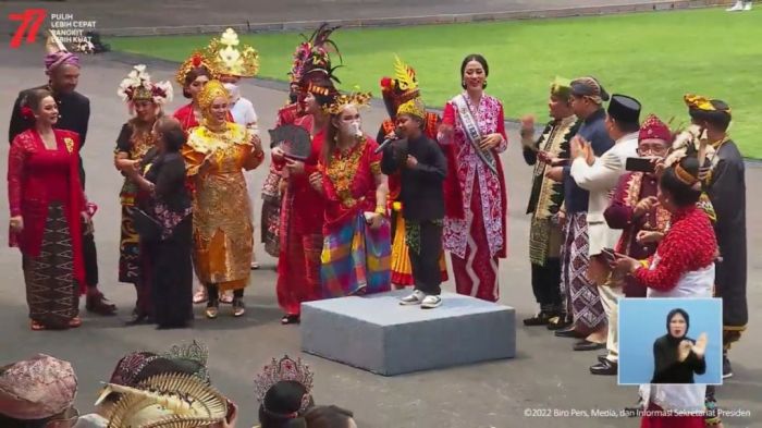 Ini Alasan Pejabat Negara <i>Ambyar</i> di Depan Presiden