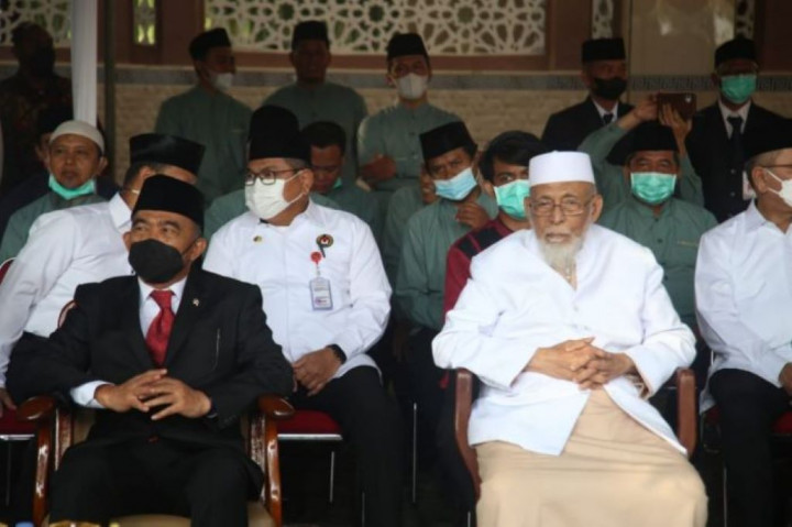 Ponpes Ngruki Perdana Gelar Upacara HUT RI hingga Korban Serangan ODGJ Meninggal Ponpes Ngruki Perdana Gelar Upacara HUT RI hingga Korban Serangan ODGJ Meninggal