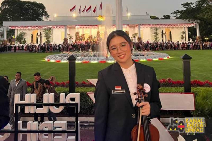 Nadia Mulyadi,  Mahasiswi Unpad Jadi Violinis di Istana Negara saat HUT RI