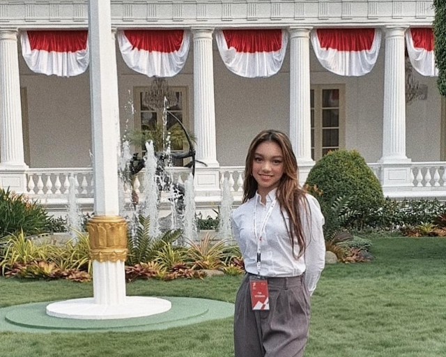 Salah saat Nyanyi di Istana karena <i>Ear</i> <i>Monitor</i> Eror, Naura Ayu Minta Maaf