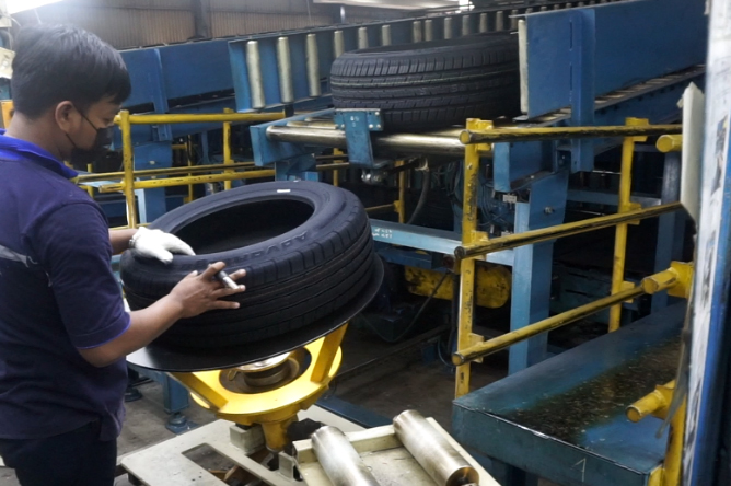 Ekspor Achilles Di Stop, Diganti BFGoodrich & Uniroyal