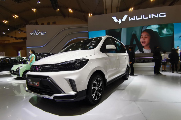 Segmen LMPV Makin Sengit, Diskon Wuling Confero S Sampai Rp15 Juta