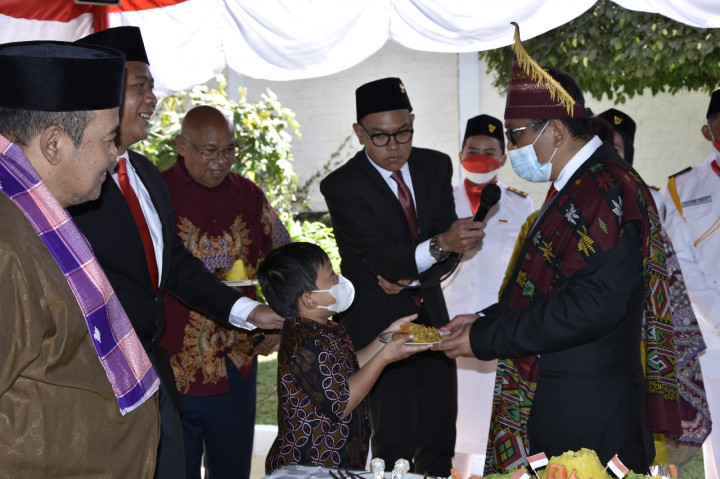 Potong Tumpeng di Perayaan HUT ke-77 RI di Madagaskar