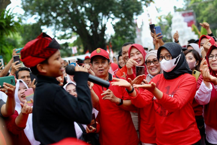 Pulang Kampung Usai 'Goyang Istana', Bupati Banyuwangi Ingatkan Farel Pesan Presiden Jokowi