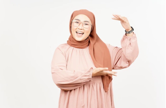 Trik Bergaya Modest untuk si Pemilik Plus Size