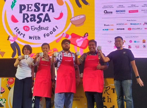 Sejumlah pembicara dalam acara konferensi pers 'Pesta Rasa' di Piazza Mall Gandaria City, Jakarta. (Foto: Dok. Yuni)