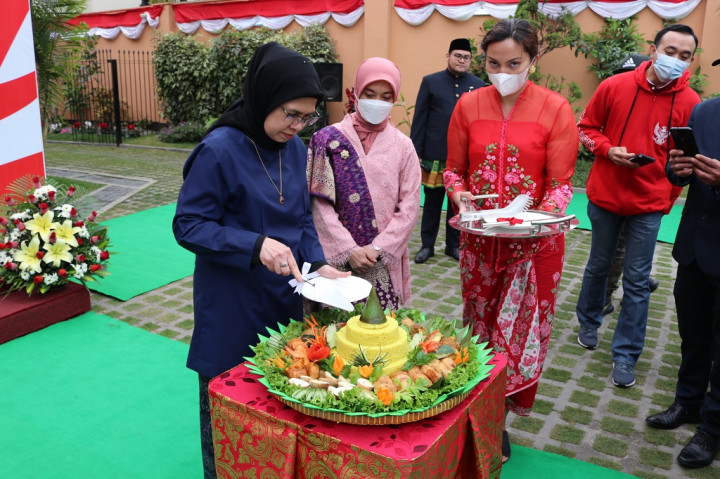 Tumpeng dan Kue Tradisional Meriahkan HUT ke-77 RI di Lima Peru