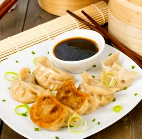 Ini resep gyoza ayam udang. (Foto: Dok. Endeus TV)