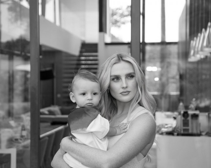 Menggemaskan! Perrie Edwards Rayakan Ulang Tahun Anak Pertamanya