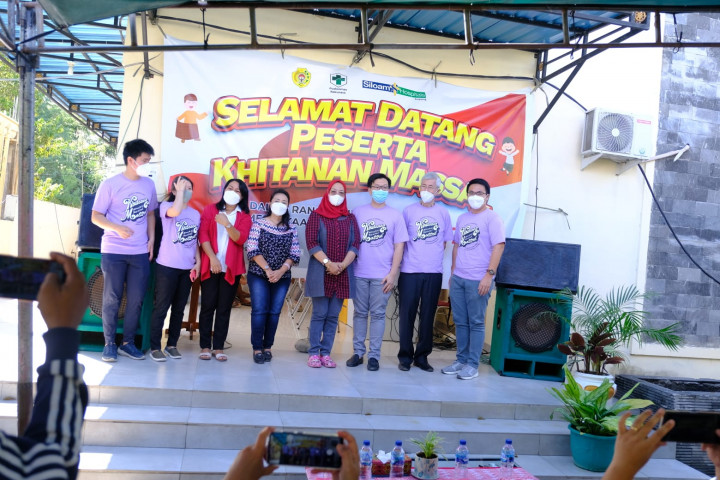 Rayakan Hari Kemerdekaan, Tenaga Kesehatan Beri Layanan Khitan Gratis