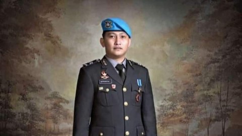 Keluarga Senang Keinginan Sarjana Brigadir Yoshua Tercapai