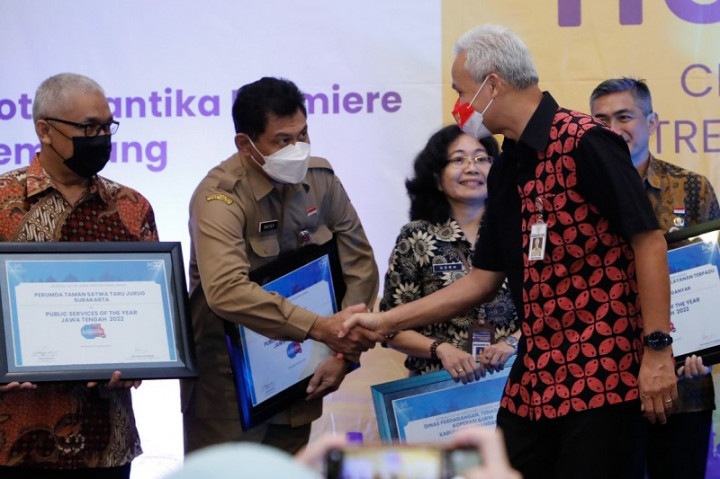 Sederet Dinas di Jateng Raih Penghargaan, Ganjar: Jangan Berpuas Diri