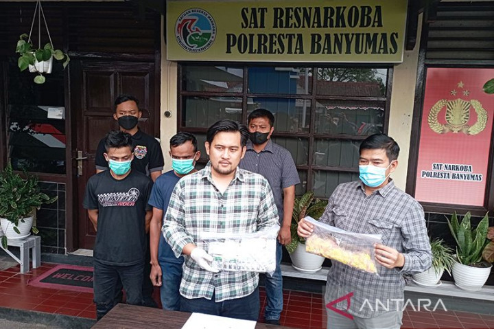 2 Anggota Jaringan Pengedar Obat Terlarang Dibekuk di Banyumas