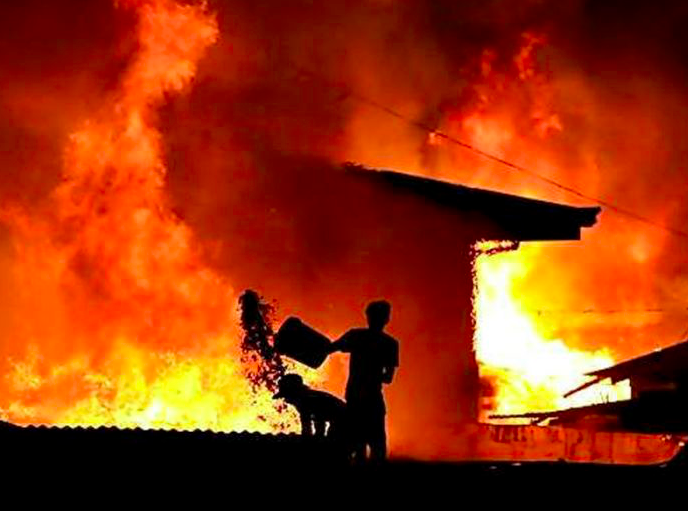 Ibu dan Anak Terbakar usai HP Meledak saat Dicas Ibu dan Anak Terbakar usai HP Meledak saat Dicas