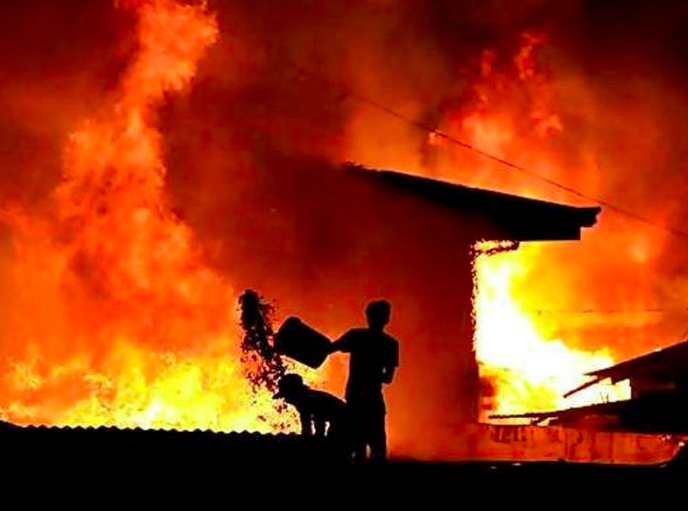 Ibu dan Anak Terbakar usai HP Meledak saat Dicas