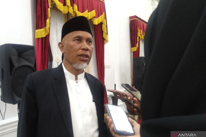 Sumbar Wacanakan Siswa Kelas XII SMA Masuk Asrama