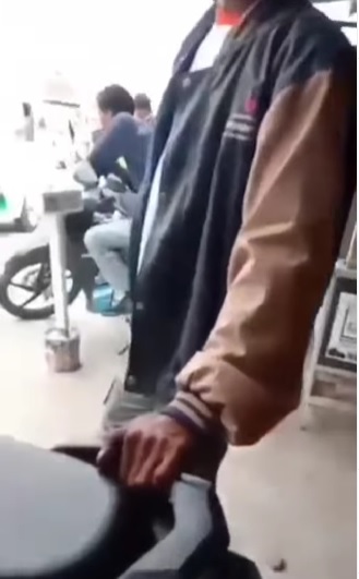 Viral, Opang Palak Ojol Rp200 Ribu Dalih Denda Bawa Penumpang Dekat Stasiun