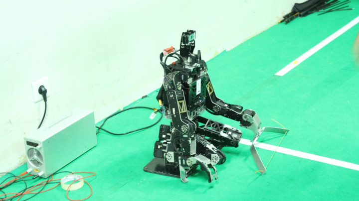 Keren! Robot Mahasiswa ITS Borong 13 Penghargaan di FIRA HuroCup 2022