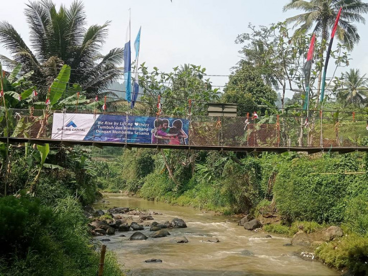 Sempat Ambruk, Jembatan Kubang Sukabumi Kini Bisa Dilewati Warga