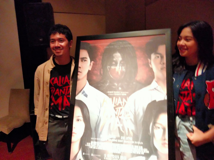 Diadaptasi dari Film Korea, Kalian Pantas Mati Dibintangi Emir Mahira dan Zee JKT48 Diadaptasi dari Film Korea, Kalian Pantas Mati Dibintangi Emir Mahira dan Zee JKT48