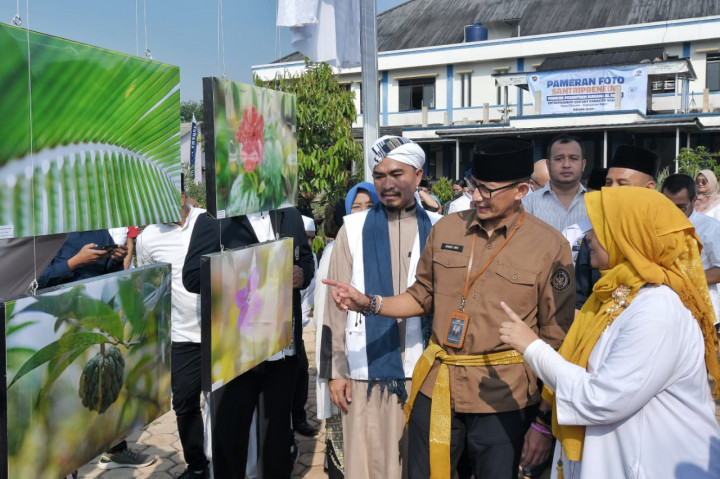 Sandiaga Ajak Santri Ciptakan Ekonomi Kreatif Lewat Fotografi