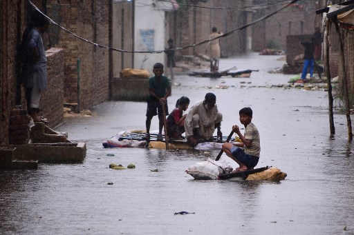 Hujan Disertai Banjir di Pakistan Sudah Menyebabkan 800 Orang Tewas