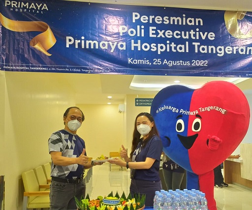 Dr. Jocelyn Adrianto, MARS, FISQua dan Dr.Rochsismandoko, SpPD KEMD FINASIM FACE, saat peresmian Poli Eksekutif Primaya Hospital Tangerang. (Foto: Dok. Yuni)