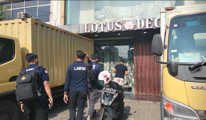 <i>Sling</i> Lift Toko Gorden di Pasar Baru Putus, 1 Karyawan Tewas