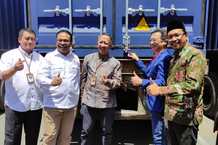 Foto Terpopuler: Bupati Sidoarjo Lepas Ekspor Produk Moorlife hingga Danau Air Tawar Terbesar Tiongkok Menyusut