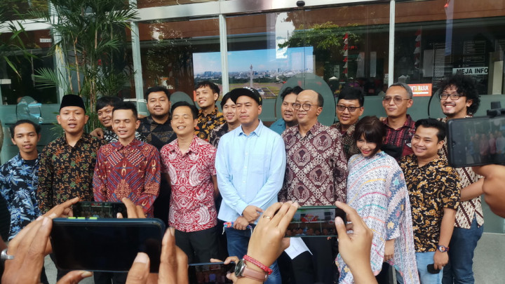 Tengah Diperjuangkan Ernest Prakasa hingga Pandji Pragiwaksono, Apa Itu <i>Open Mic</i>?