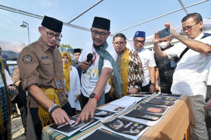 Sandiaga Ajak Santri Ciptakan Produk Ekraf Berbasis Pesantren