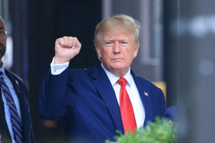FBI: Trump Taruh Dokumen Rahasia di Tumpukan Koran dan Majalah FBI: Trump Taruh Dokumen Rahasia di Tumpukan Koran dan Majalah
