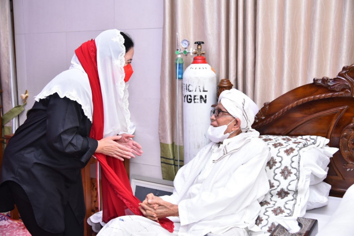 Lanjutkan Tradisi Bung Karno, Puan Silaturahmi ke Ulama Karismatik NU di Lombok