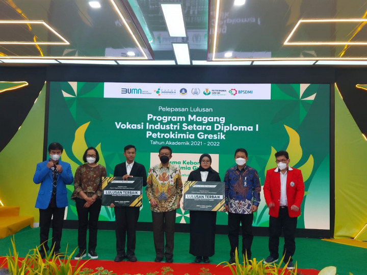 Siap Kerja! Kemenperin Luluskan Mahasiswa D1 Program Vokasi Industri Siap Kerja! Kemenperin Luluskan Mahasiswa D1 Program Vokasi Industri