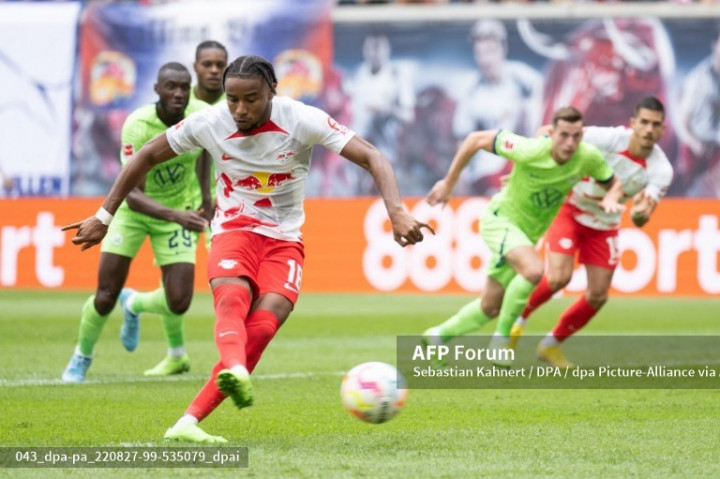 Nkunku Bantu Leipzig Jinakkan Wolfsburg