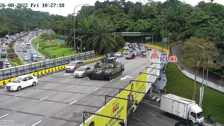 Persiapan Parade Kemerdekaan, Tank Milik Malaysia Mogok Di Jalan